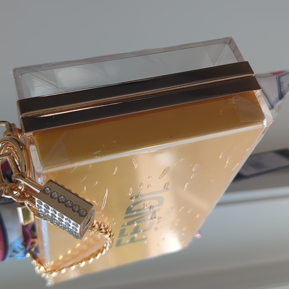 SOLD | Fendi Upcycled Paper Shopping Bag - Picture 5 of 7